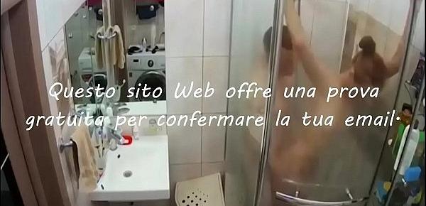  Italiano teen cums nella sua fidanzata vagina